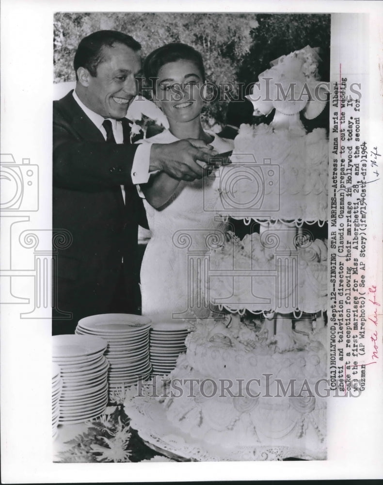1964, Claudio Guzman And Wife Cut Wedding Cake At Hollywood Reception - Historic Images