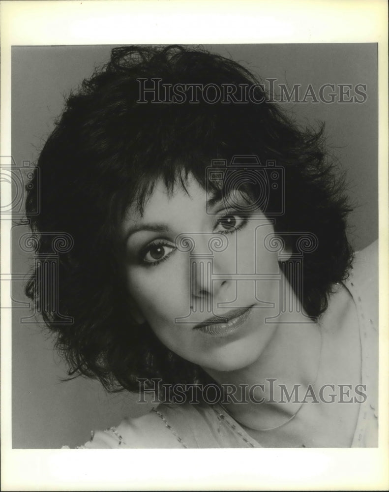 1993 Press Photo Singer Sandra Mandella - mjp19205 - Historic Images