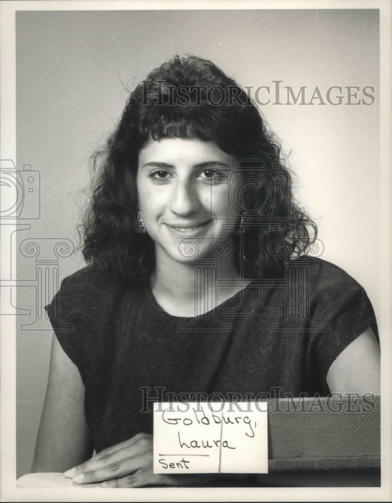 1988 Press Photo Laura Goldburg, Sentinel reporter, Milwaukee. - mjp19222 - Historic Images