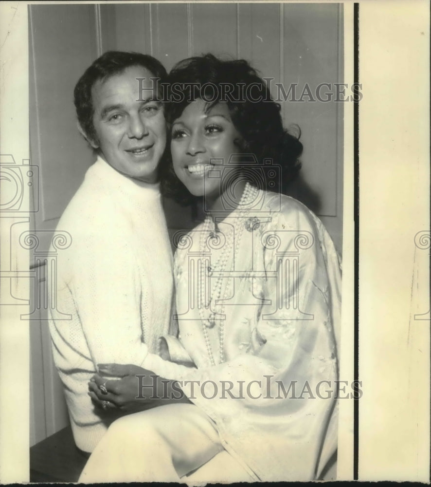 1973 Singer Diahann Carroll &amp; husband Frederick Glusman in Las Vegas - Historic Images