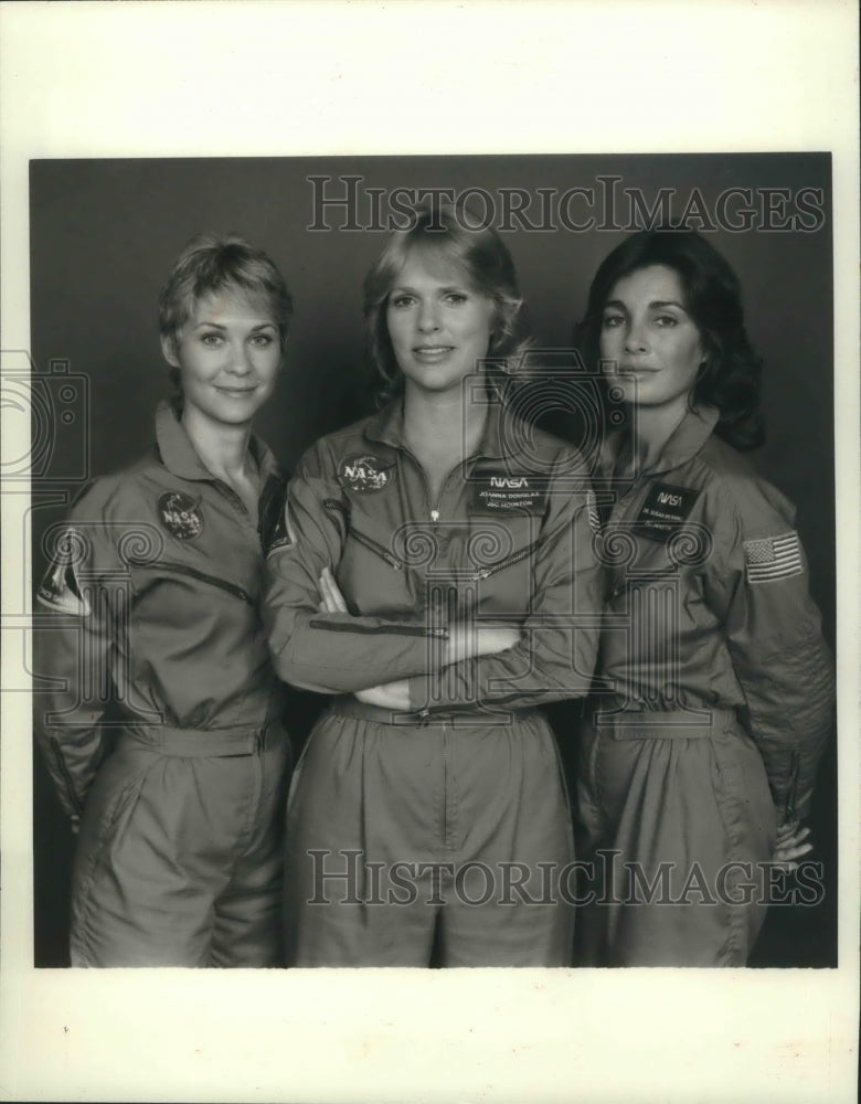 1984, Sharon Gless &amp; others in &quot;The Sky&#39;s No Limit&quot; - mjp19548 - Historic Images