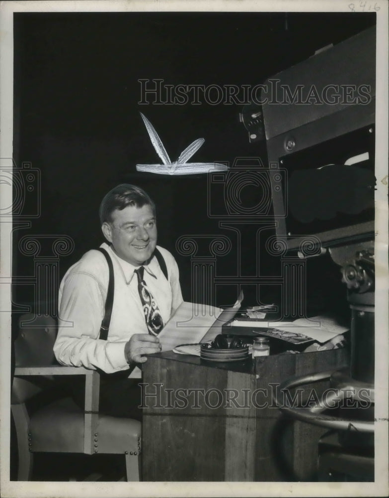 1969, Arthur Godfrey greets his audience, The Arthur Godrey Show - Historic Images
