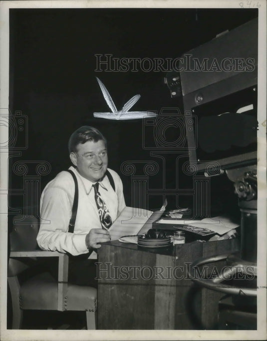 1969, Arthur Godfrey greets his audience, The Arthur Godrey Show - Historic Images