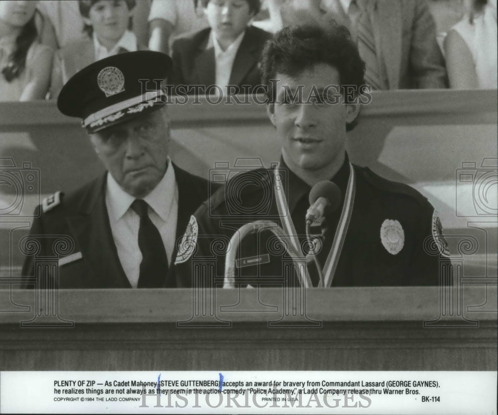 1984 Press Photo Steve Guttenberg With George Gaynes In 'Police Academy' - Historic Images