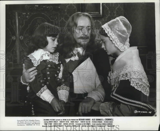 1971, Alec Guinness in Cromell - mjp19714 - Historic Images