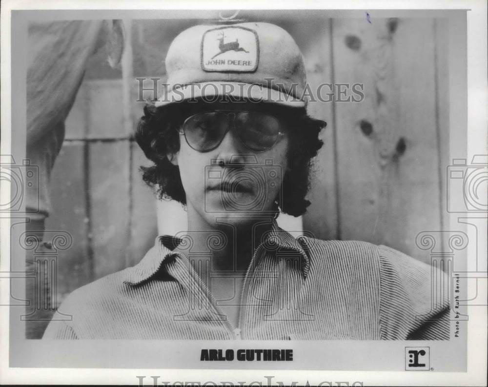 1975, Singer Arlo Guthrie - mjp19749 - Historic Images