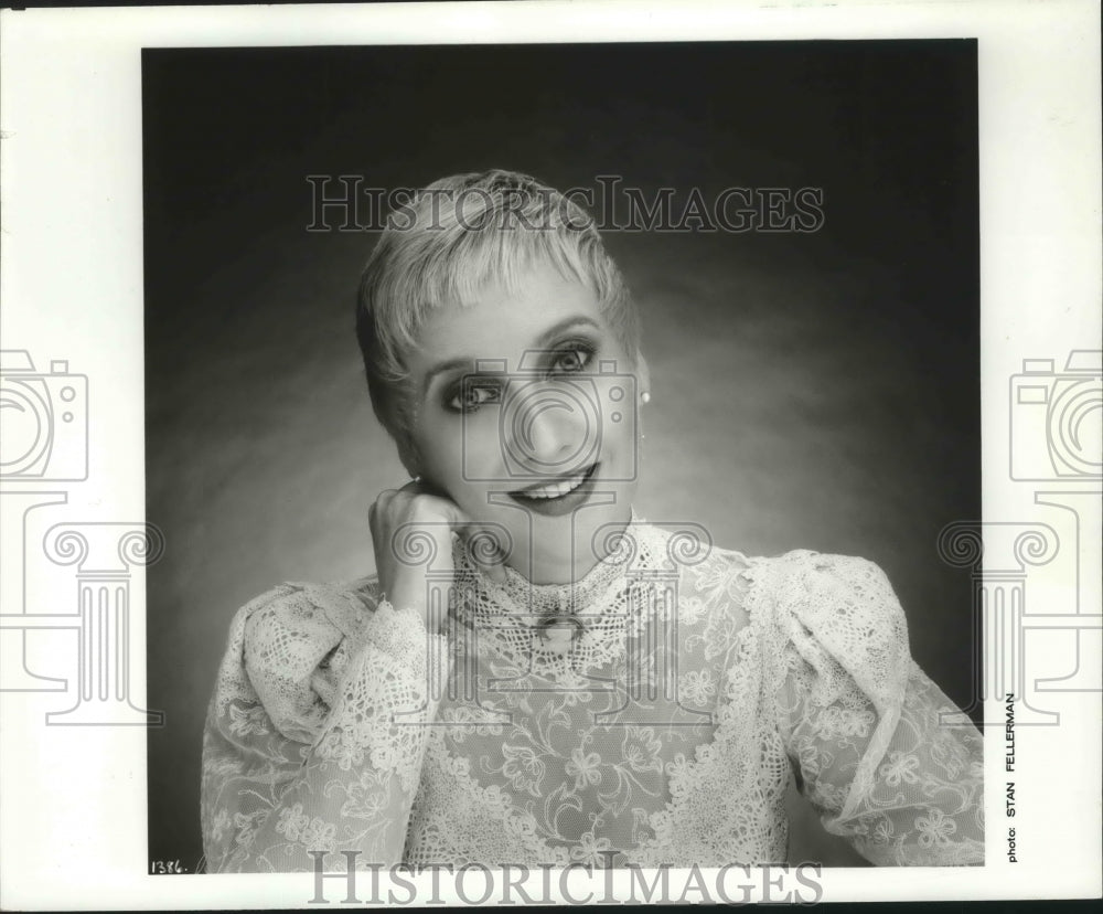 1990 Press Photo Soprano, Erie Mills. - mjp19773 - Historic Images