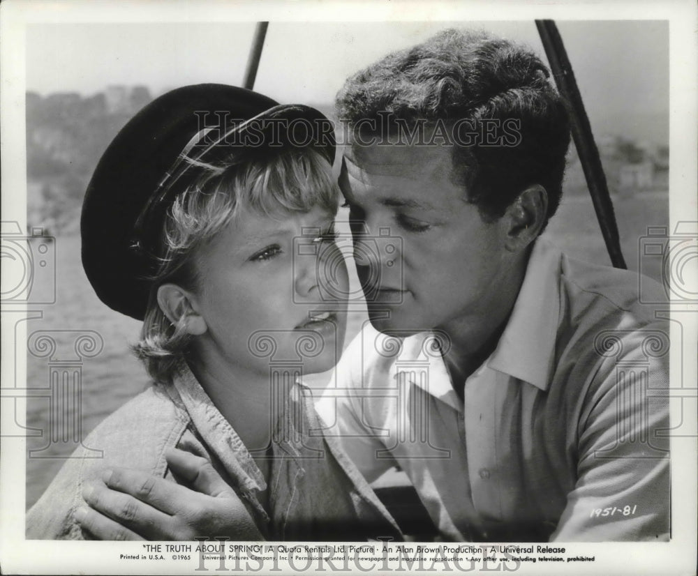 1965 Press Photo Hayley Mills &amp; James MacArthur in &quot;The Truth About Spring&quot; - Historic Images