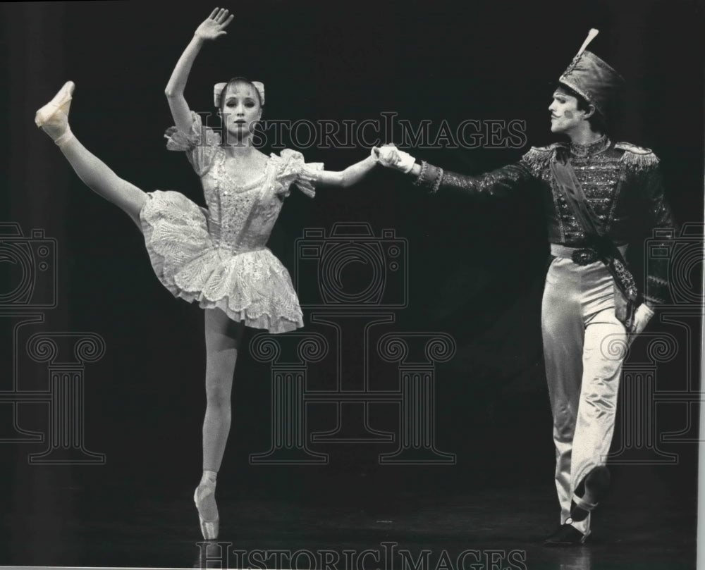 1988 Press Photo &quot;The Steadfast Tin Soldier&quot; dancers at Uihlein Hall, Milwaukee - Historic Images