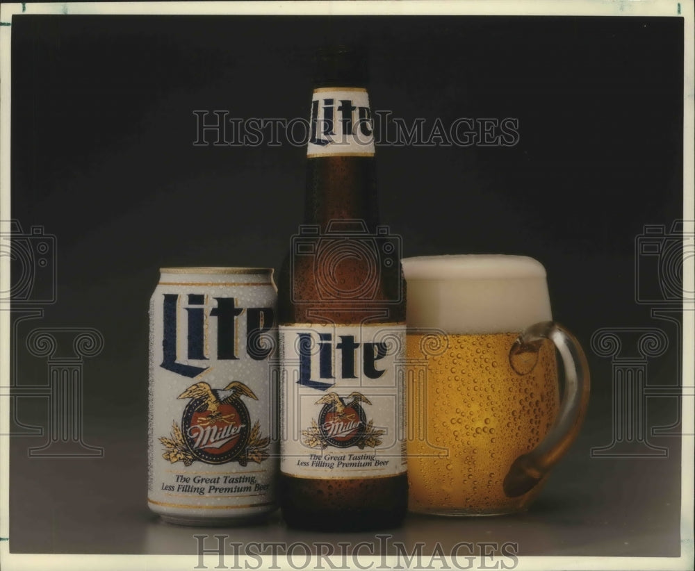 1994 Press Photo Miller Brewing Company Beer Product And Miller Lite Logo - Historic Images