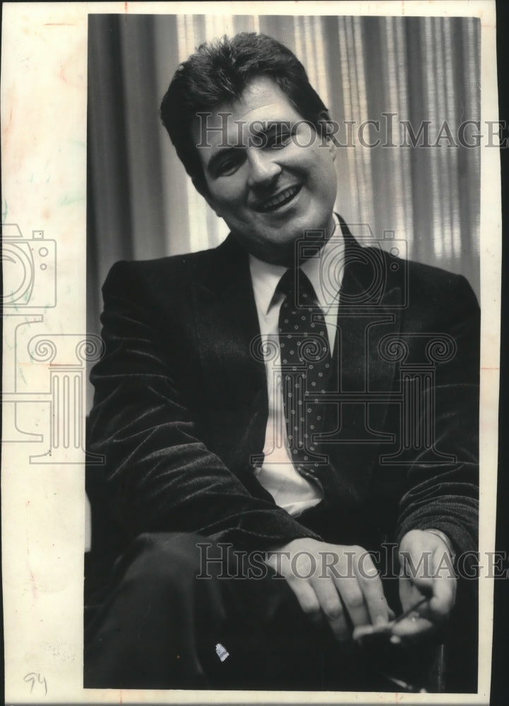 1985, Milwaukee theater man Dale Gutzman - mjp20042 - Historic Images