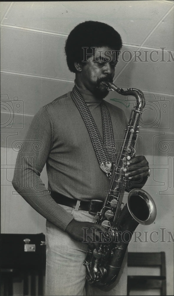 1980, Berkeley Fudge playing the saxaphone - mjp20121 - Historic Images