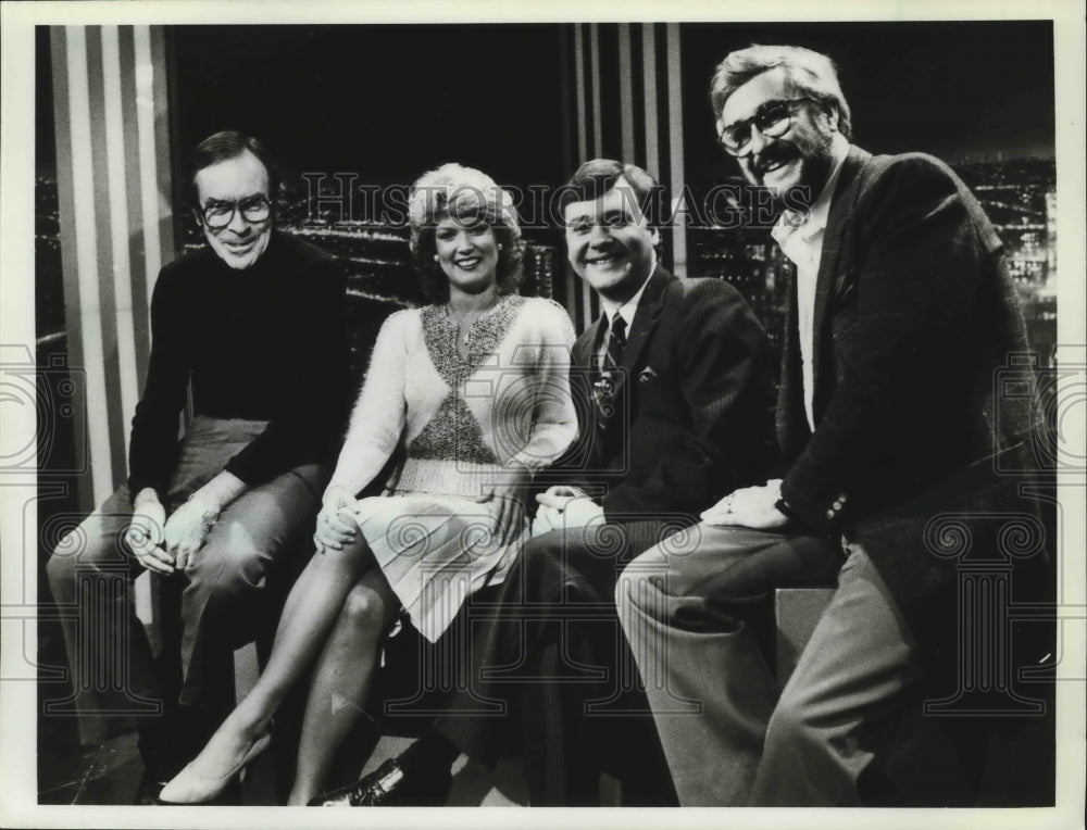 1983 Press Photo Personalities on &quot;Entertainment Tonight&quot; - mjp20255 - Historic Images