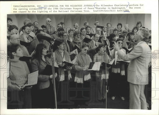 1984 Press Photo Milwaukee Choristers at Christmas Pageant of Peace Ceremony - Historic Images