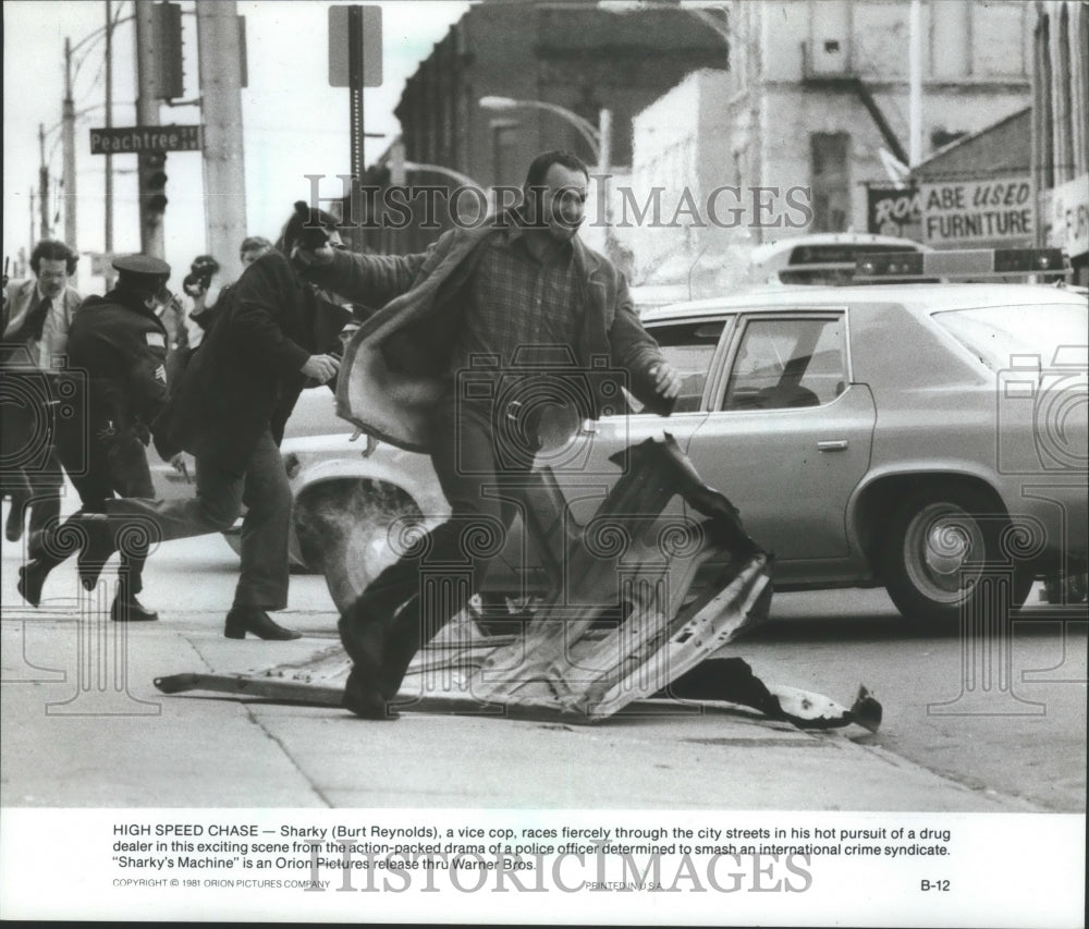 1981 Press Photo Actor Burt Reynolds in "Sharky's Machine" Movie - mjp20353-Historic Images