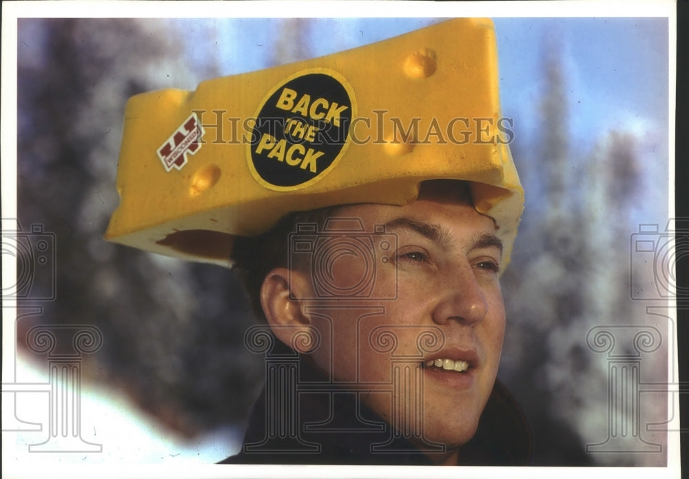 1994 Press Photo Green Bay Packers cheese head fan, 1994 Winter Olympics - Historic Images