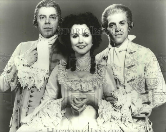1983 Press Photo Edward Hodson & other cast members of "Amadeus" at Uihlein Hall - Historic Images