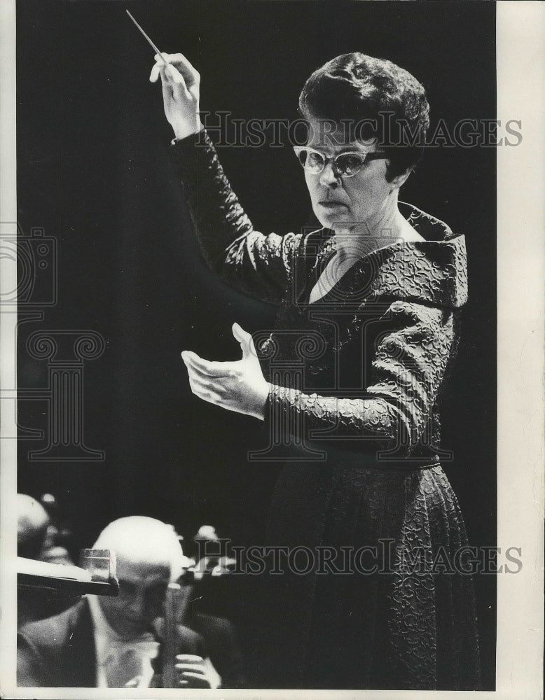 1972, Margaret Hillis, chorus director for Chicago Symphony Orchestra - Historic Images