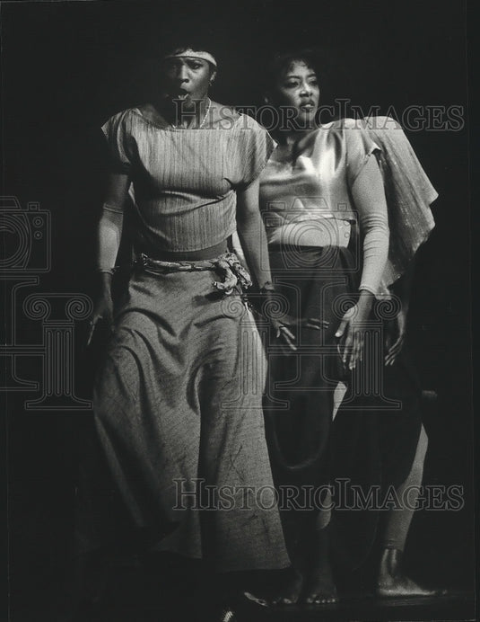 1983, Scene from "Reflections of a Woman" at Pabst Theater, Milwaukee - Historic Images