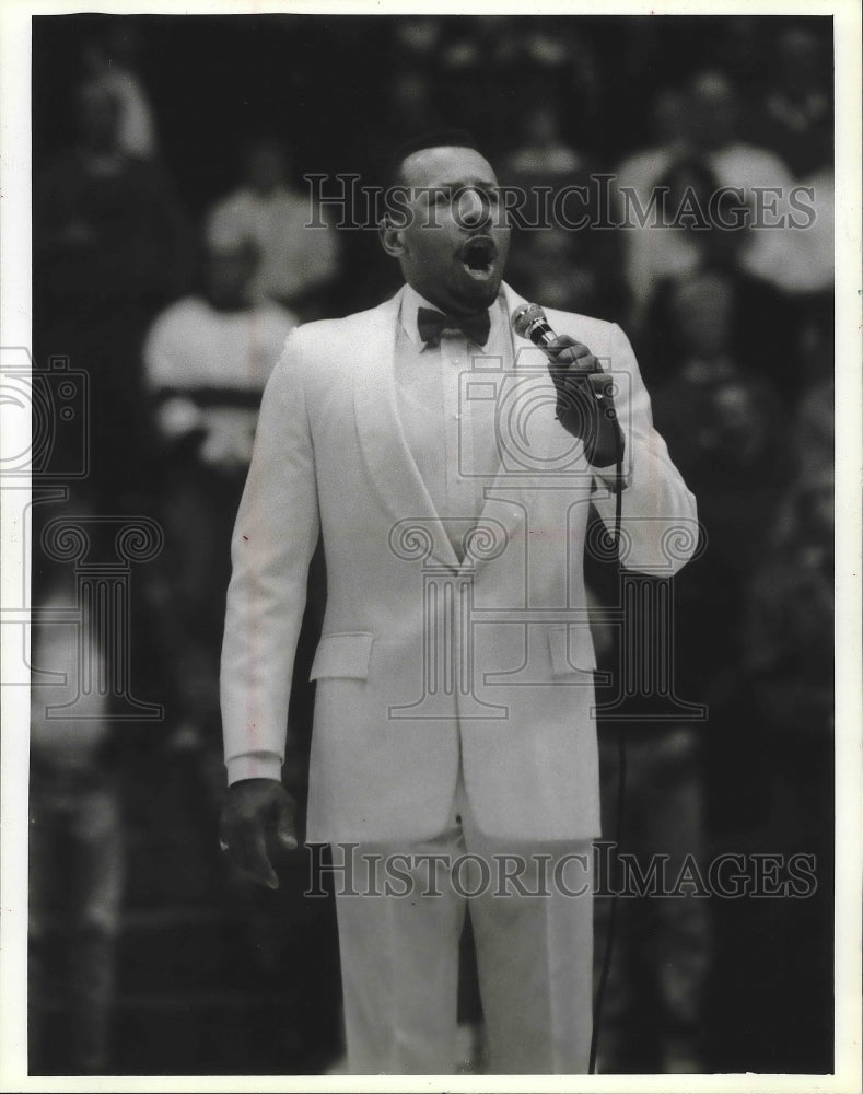 1993 Press Photo Jonathan Overby singing the National Anthem - mjp20815 - Historic Images