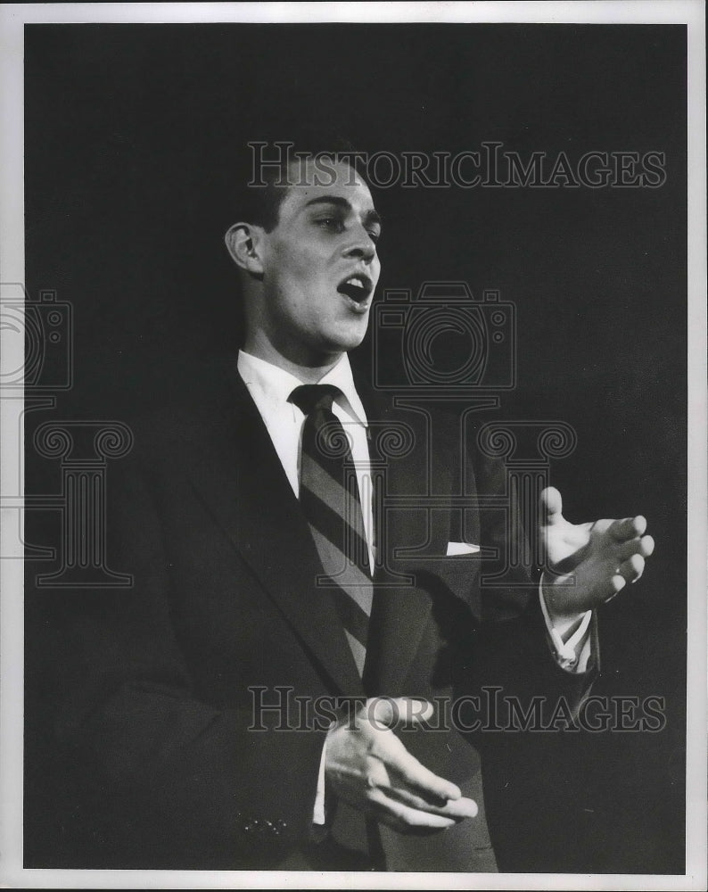 1952, Singer Harry Hall - Historic Images