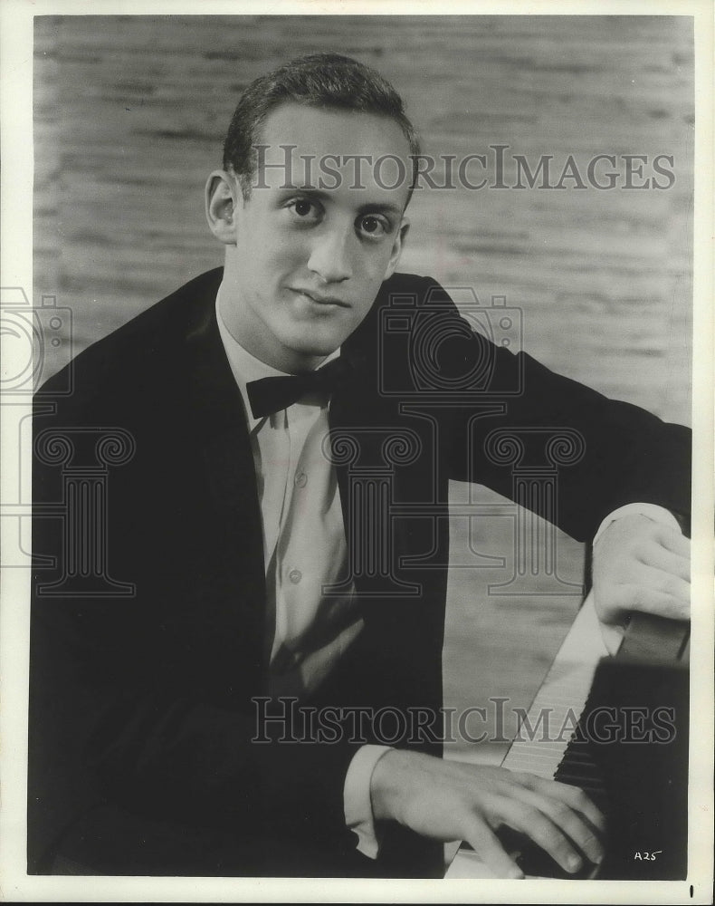 1968, Pianist Lorin Hollander: Symphony Soloist. - Historic Images