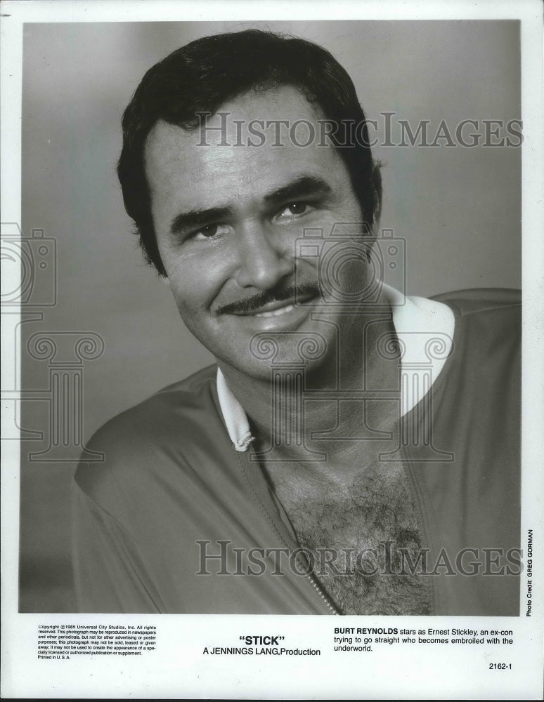 1985, Burt Reynolds as Ernest Stickley in "Stick" - mjp21048 - Historic Images