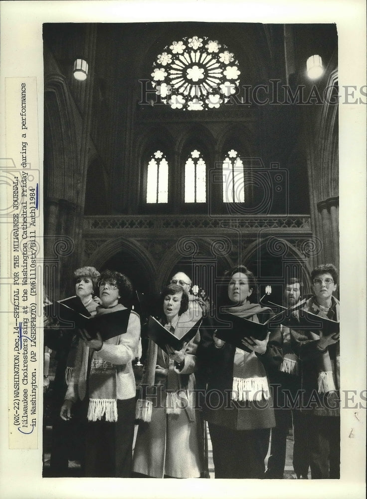 1984 Press Photo Milwaukee Choiresters sing at Washington Cathedral - mjp21089- Historic Images