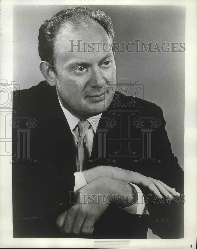 1968, Sidney Harth, Violinist - Historic Images