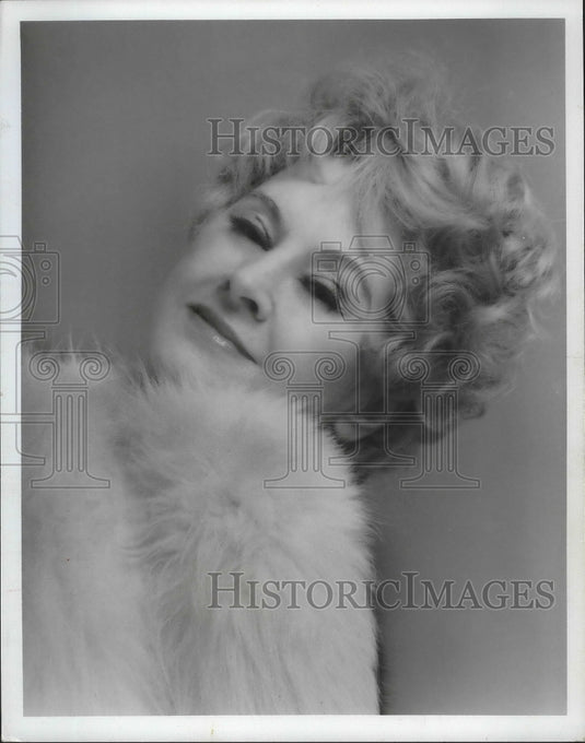 1974, Singer Hildegarde - Historic Images