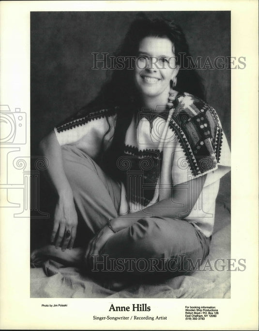 1992 Press Photo Anne Hills, singer/songwriter, U.S. - mjp21274 - Historic Images