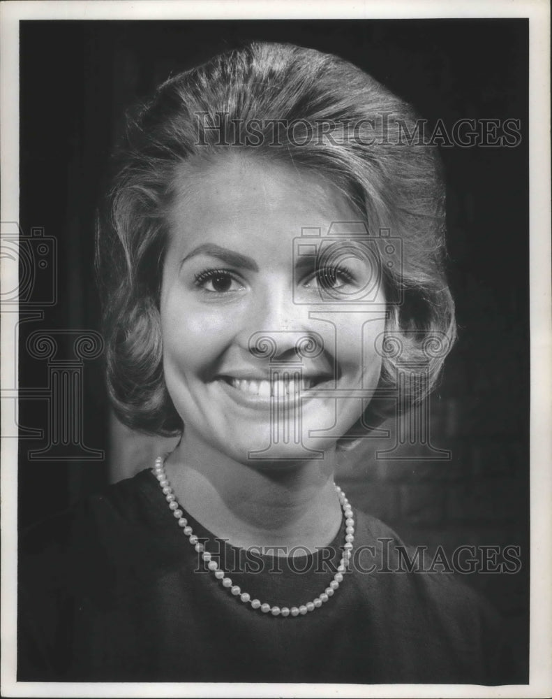 1965, Milwaukee Journal TV personality Bunny Raasch, Wisconsin - Historic Images