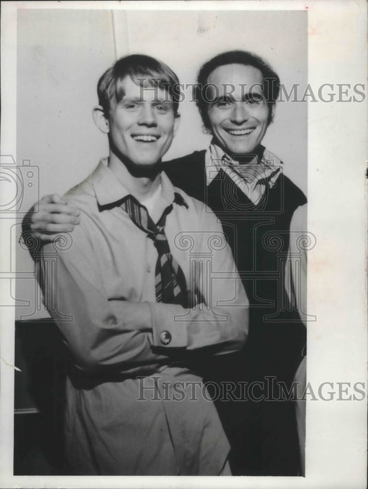 1974, Ron Howard and Tom Miller producer, Milwaukee. - Historic Images