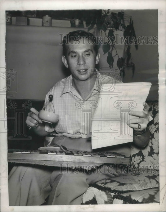1953, Bob Merrill, composer, uses xylophone - Historic Images