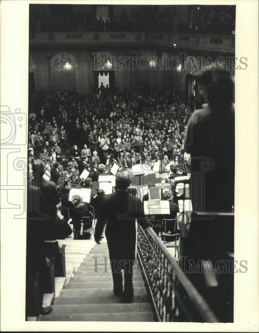 1986 Milwaukee Symphony performing at Hamburg's Stadthalle, Germany - Historic Images
