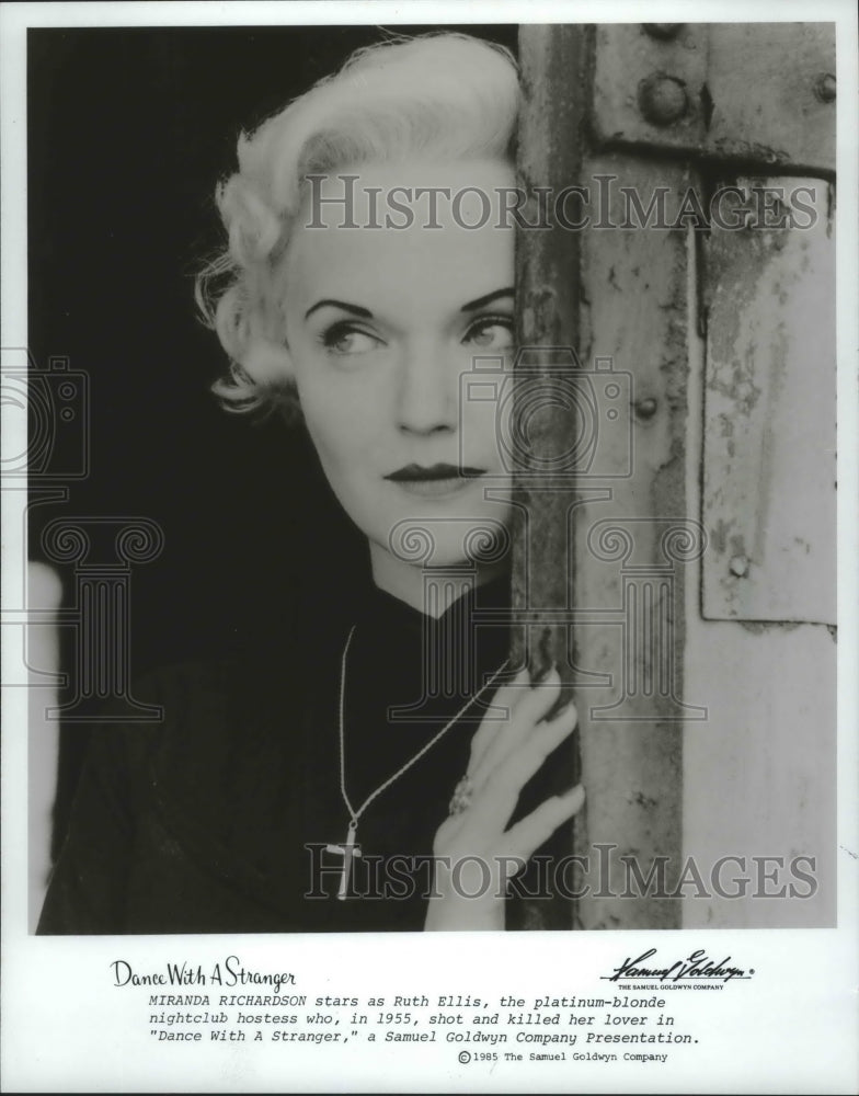 1985, Miranda Richardson in "Dance With a Stranger" - mjp22130 - Historic Images