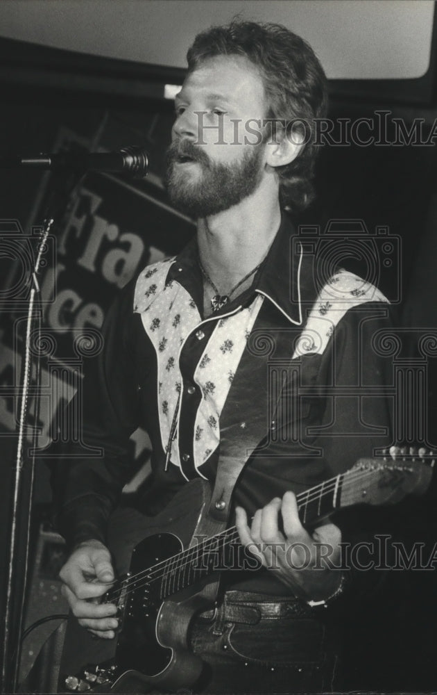 1980 Press Photo Don Roberts of the Mesa City Drifters band, Milwaukee - Historic Images