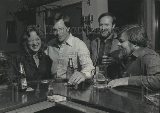 1983 Press Photo Rip Pretat & Milwaukee Symphony members at Rosie's Water Works-Historic Images