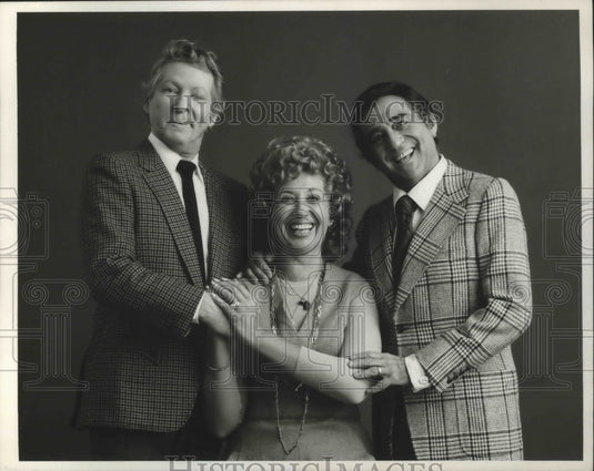 1976 Press Photo Beverly Sills & Robert Merrill with Danny Kaye on "Look-In"-Historic Images