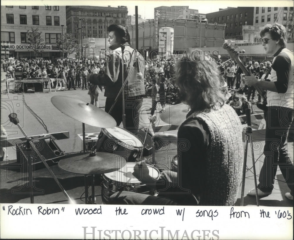 1992 Press Photo The Rockin' Robins Play Sunday Radio Doctors Street Festival - Historic Images