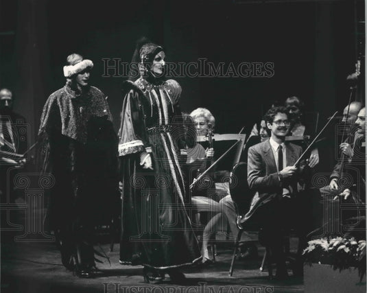 1986, Milwaukee Symphony Orchestra Costume Door Prize Winners - Historic Images