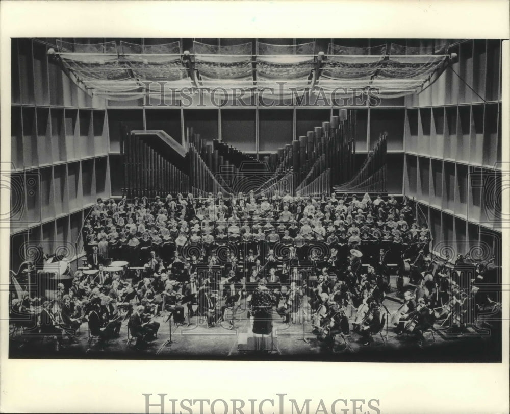 1986 Press Photo Milwaukee Symphony Orchestra Performance at Uihlein Hall-Historic Images