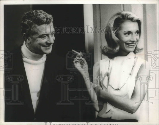 1967, Actress Lee Radziwill & producer David Susskind, England - Historic Images