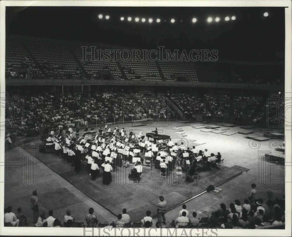 1976, Milwaukee Symphony Orchestra Plays In Santo Domingo - mjp22693 - Historic Images