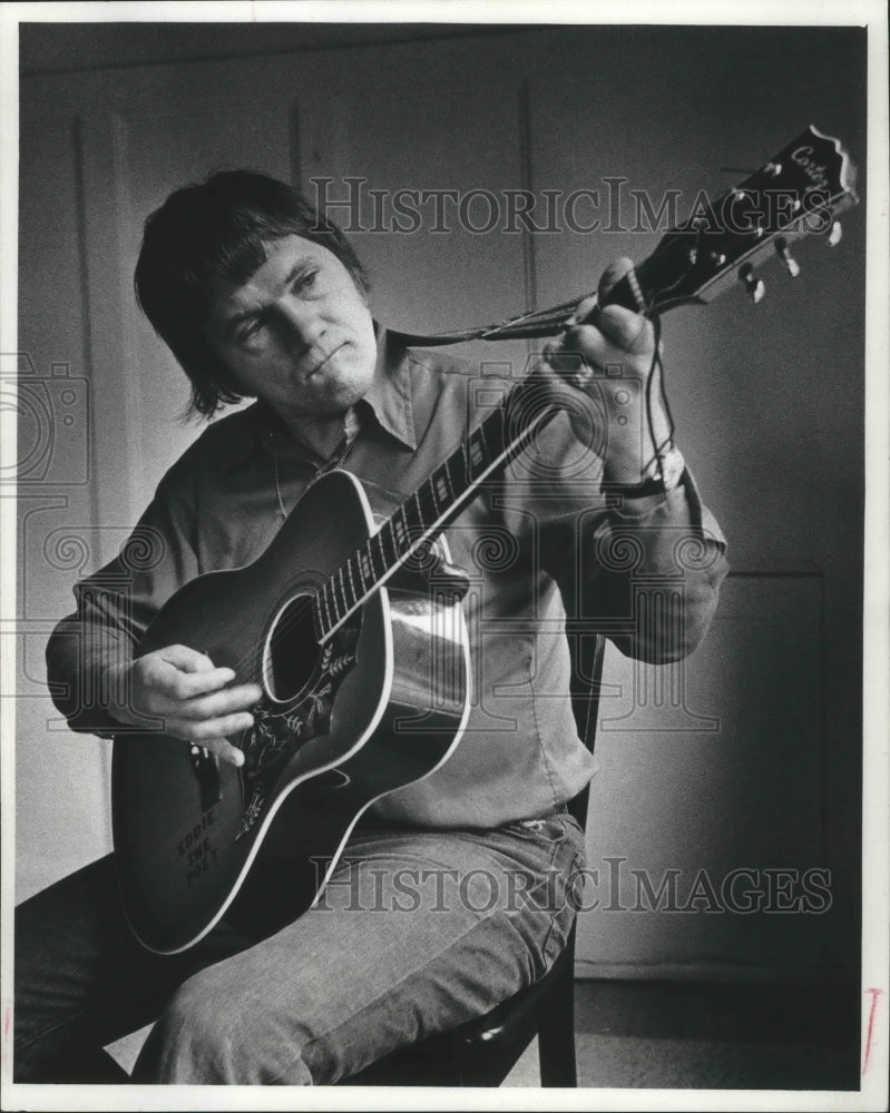 1978, Edwards Hymes playing guitar at the New Alternatives, Milwaukee - Historic Images