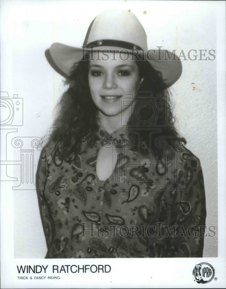 1992 Press Photo Cowgirl Wendy Dawn Ratchford, trick and fancy riding - Historic Images
