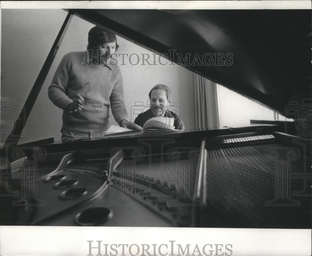 1978 Press Photo David Hundhausen and Donald Stimpert, UWW assoc professors-Historic Images
