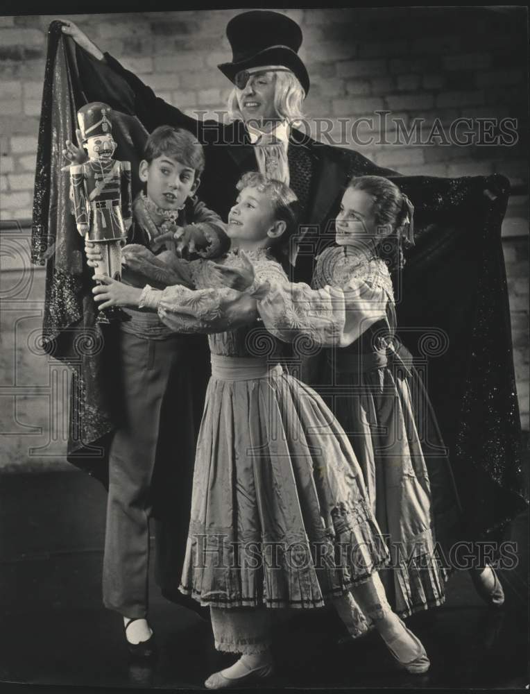 1987, Cast of &quot;The Nutcracker&quot;, Pennsylvania and Milwaukee Ballet - Historic Images