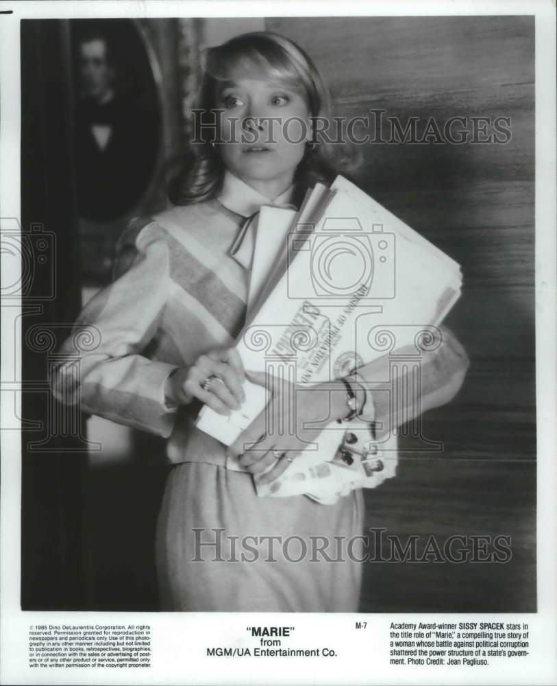 1985, Actress Sissy Spacek in title role of movie "Marie" - mjp23222 - Historic Images