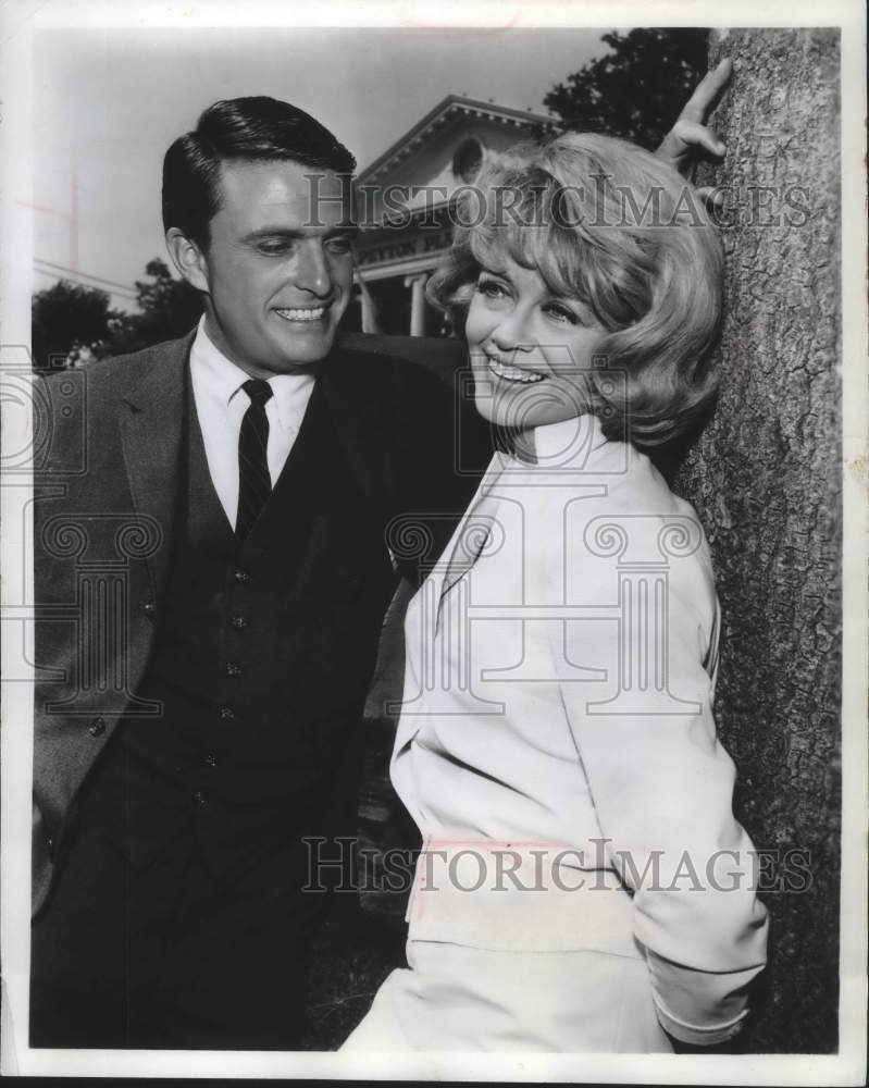 1964, Actors Ed Nelson &amp; Dorothy Malone in &quot;Peyton Place&quot; - mjp23236 - Historic Images